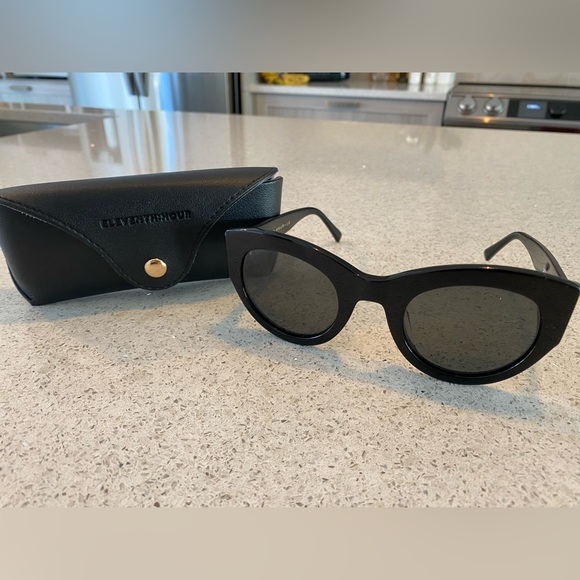 Black sunglasses - “Jet Lag” Eleventh Hour Lauren Sorrentino collab - Picture 2 of 5